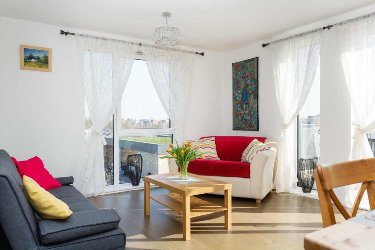 Contemporary Trumpington Apartment With Self Check-In ,Free On-Site Parking, Terrace, Super Fast Wifi & 5 Mins Drive To Papworth & Addenbrookes Hospitals Cambridge  Exteriör bild