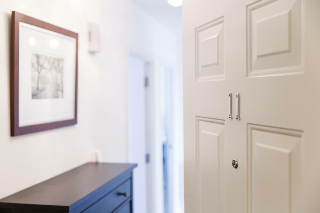 Contemporary Trumpington Apartment With Self Check-In ,Free On-Site Parking, Terrace, Super Fast Wifi & 5 Mins Drive To Papworth & Addenbrookes Hospitals Cambridge  Exteriör bild